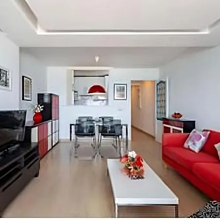 דירה Eden Roc I *