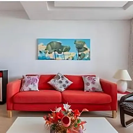 Eden Roc I Apartment